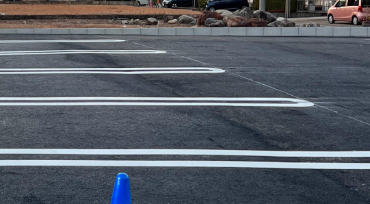 駐車場のライン引き・補修工事画像