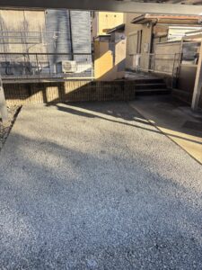 岐阜県土岐市　洗い出し以外にもタイヤ痕が目立ちにくい施工方法がある！？